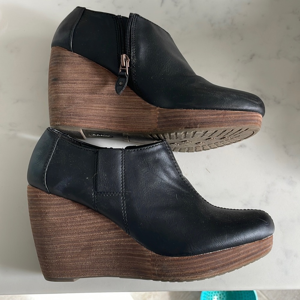 Dr. Scholl’s leather wedge booties